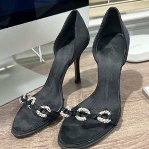 VICINI BLACK VELVET SHOES WITH SILVER STRAP